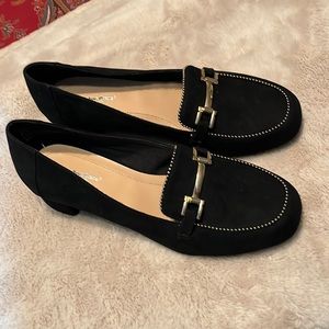 New black shoes size 10W